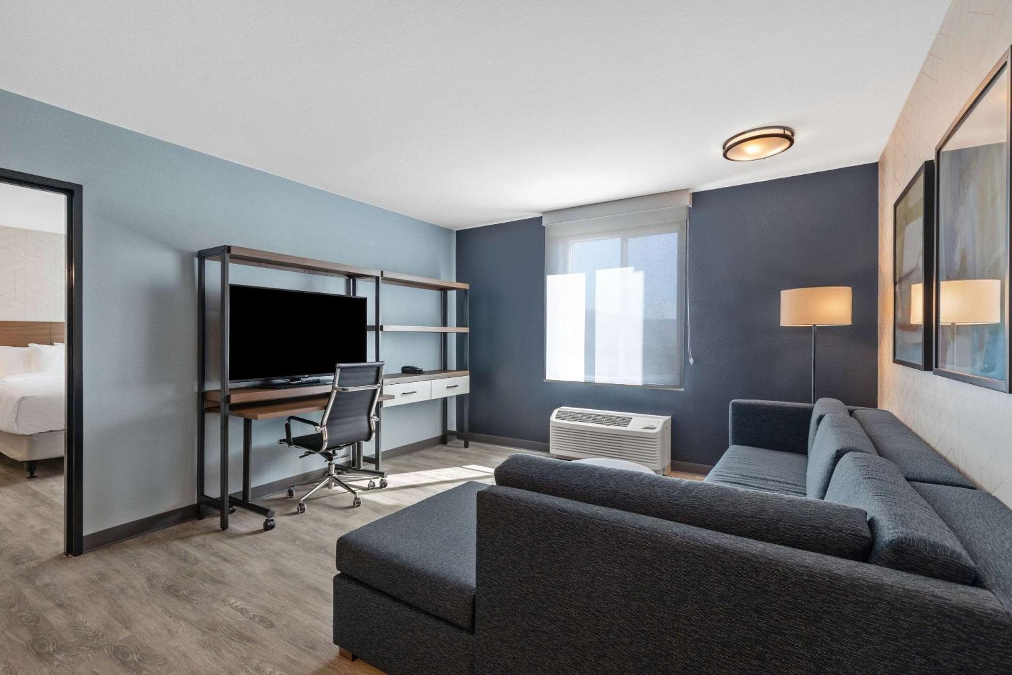 Everhome Suites Corona Exterior foto